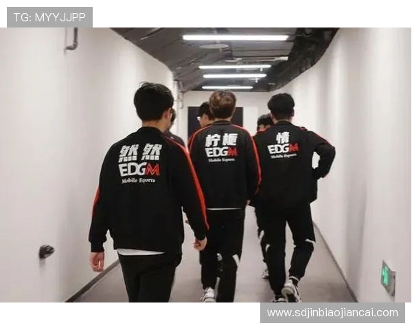 EDG中路突破的成败分析与未来发展方向探讨